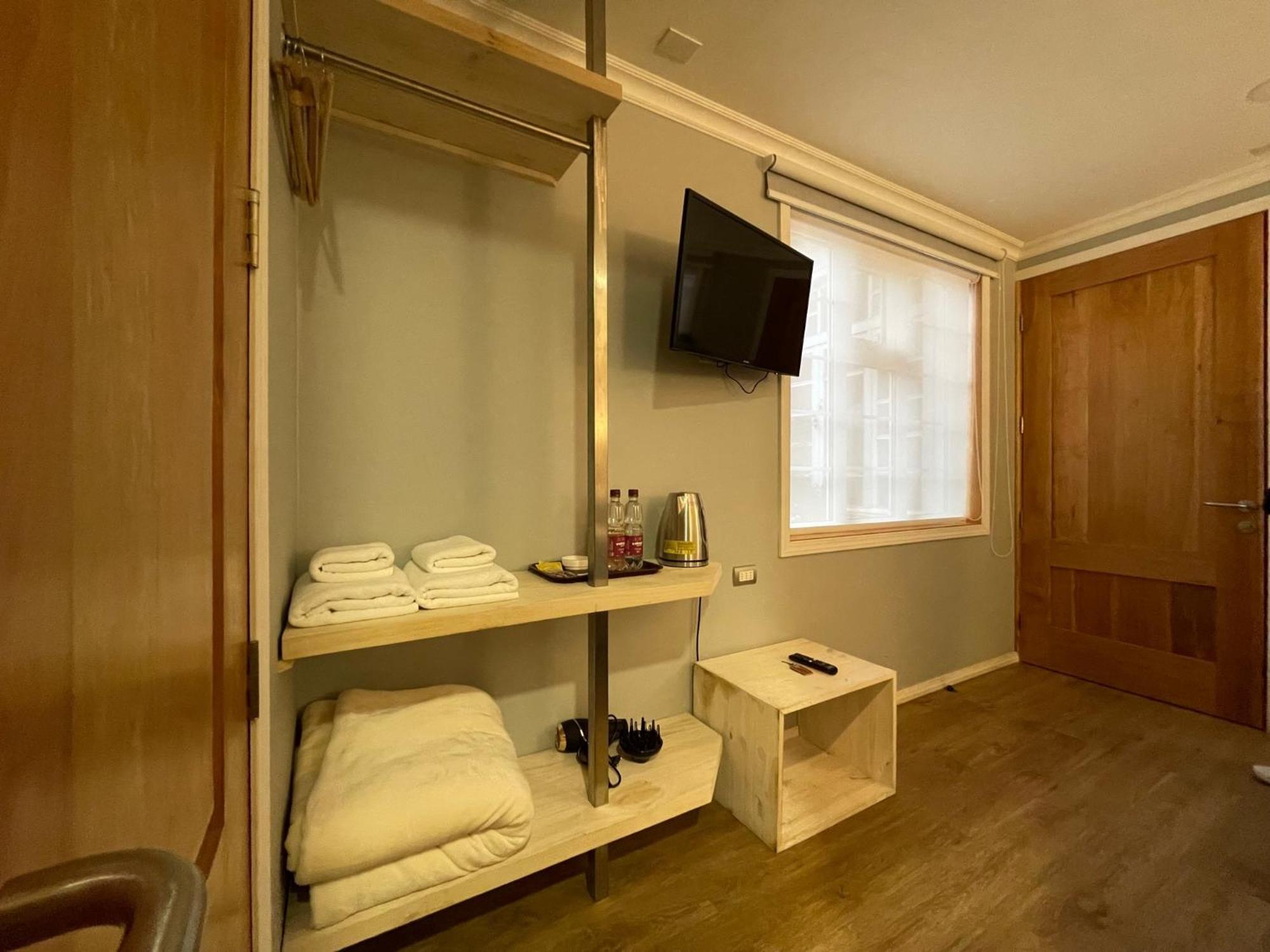 Hostal Boutique Puerta Roja Punta Arenas Eksteriør billede